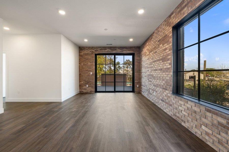 Spacious, unfurnished interior of a new home in , Austin (Image 8).