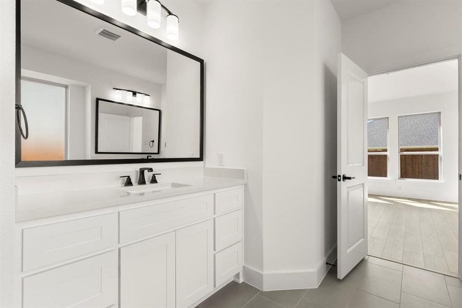 19. 15004 Pizarro - Bath (3)