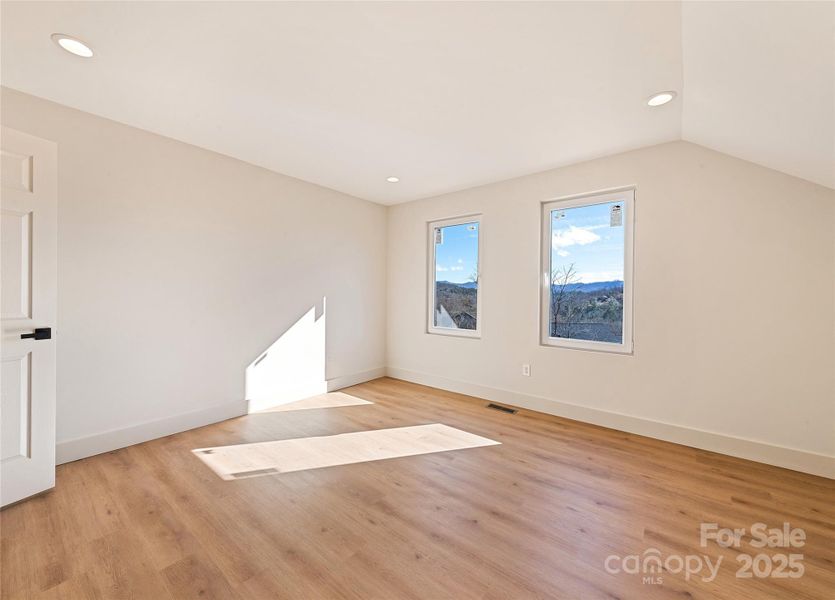 Spacious, unfurnished interior of a new home in , Alexander (Image 30).