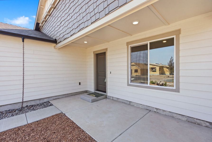 Exterior details and patio area of a home in Feather Ridge, Redmond (Image 26).