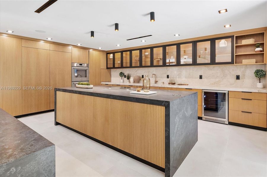 Furnished interior view inside a new home in , Hollywood (Image 46).