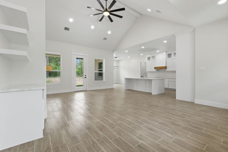 Spacious, unfurnished interior of a new home in , Dayton (Image 16).
