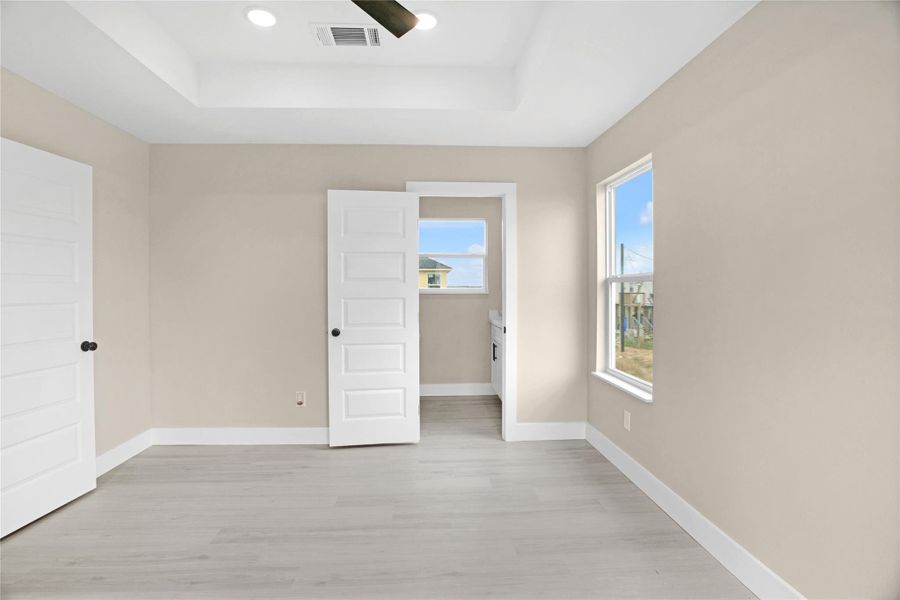 Spacious, unfurnished interior of a new home in , San Leon (Image 26).
