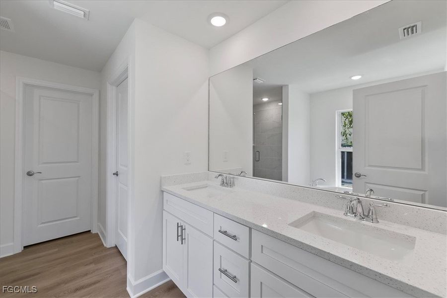 Furnished interior view inside a new home in Cape Coral, Cape Coral (Image 12).