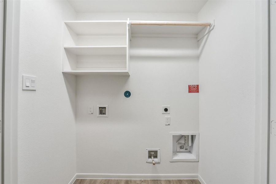 Spacious, unfurnished interior of a new home in , Houston (Image 27).