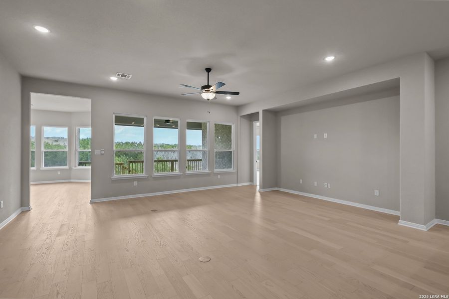 Spacious, unfurnished interior of a new home in Homestead, Schertz (Image 31).