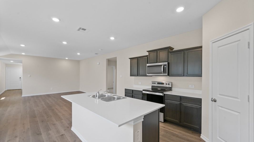 Representative furnished interior of a home built from the Diana by D.R. Horton in Northspur, Terrell (Image 4).