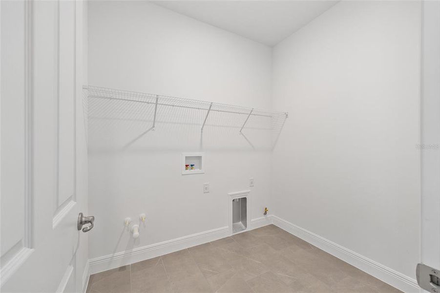 Spacious, unfurnished interior of a new home in , Ocala (Image 38).