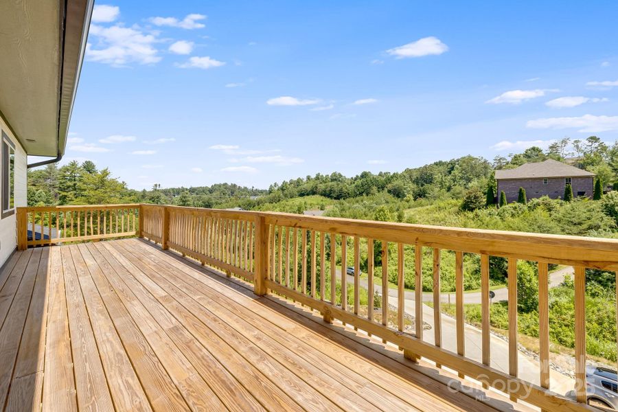 UPSTAIRS DECK OFF MAIN BEDROOM