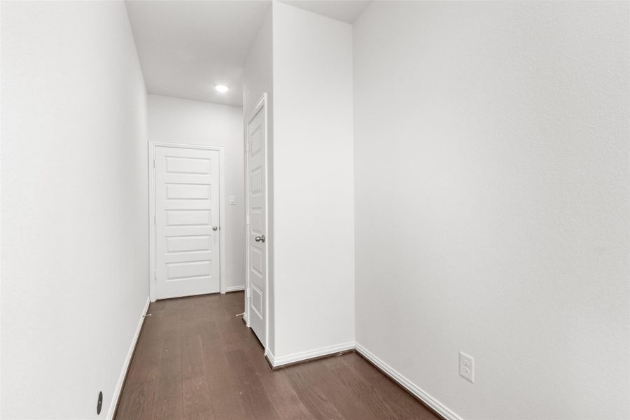Spacious, unfurnished interior of a new home in Park at Eldridge, Sugar Land (Image 24). Spacious, unfurnished interior of a new home in Park at Eldridge, Sugar Land (Image 24).