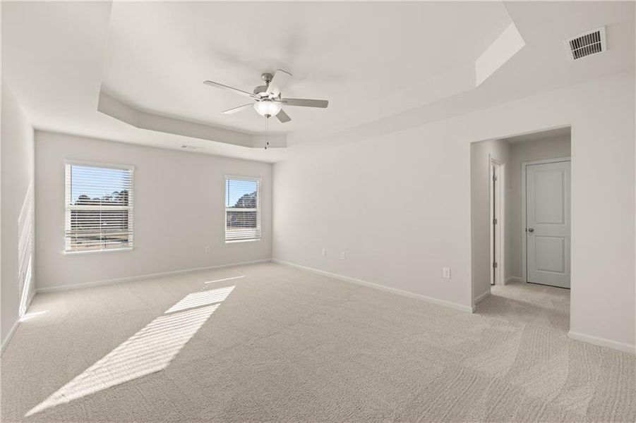 Spacious, unfurnished interior of a new home in Lake Carlton, Loganville (Image 17).