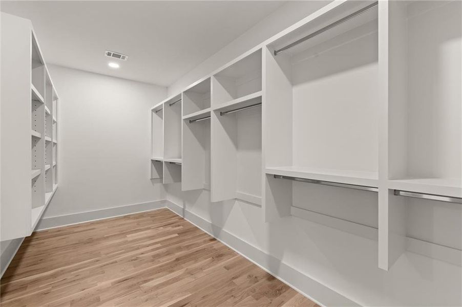 Spacious, unfurnished interior of a new home in , Atlanta (Image 41).