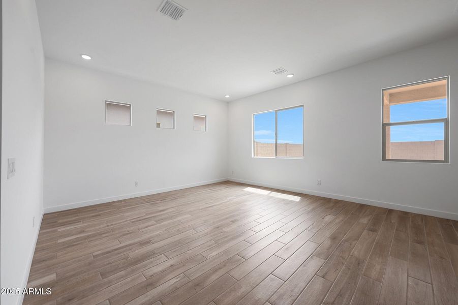 PHX_Landmarke_Lot 1191_Crimson_281_Dinin