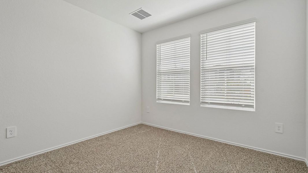 Spacious, unfurnished interior of a new home in Durango, Mustang Ridge (Image 41).