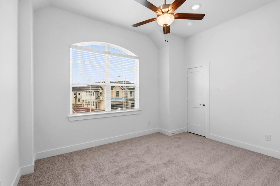 Spacious, unfurnished interior of a new home in Sienna, Missouri City (Image 17). Spacious, unfurnished interior of a new home in Sienna, Missouri City (Image 17).