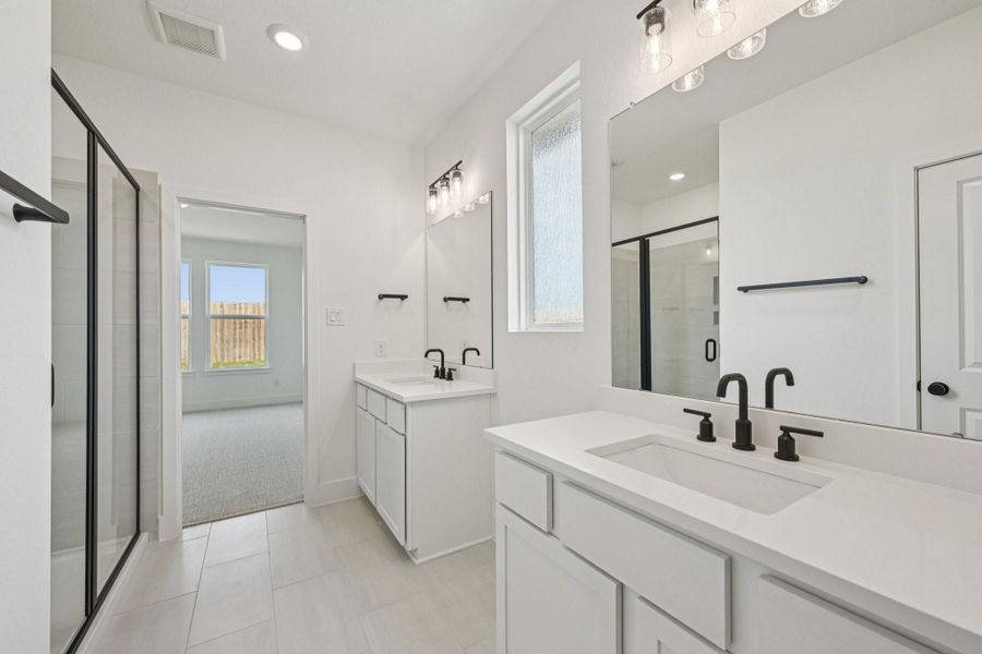 14462 Trumpet Ln Primary Bath 14462 Trumpet Ln Primary Bath