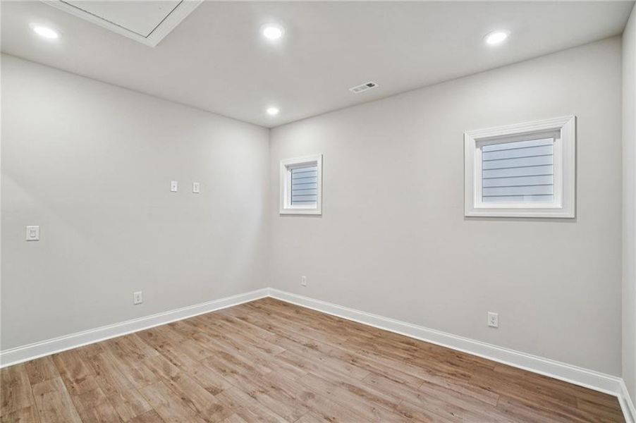 Spacious, unfurnished interior of a new home in Aberdeen, Hoschton (Image 17).