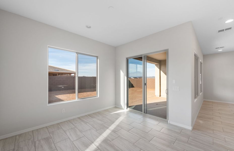 Spacious, unfurnished interior of a new home in Artisan at Asante, Surprise (Image 22).