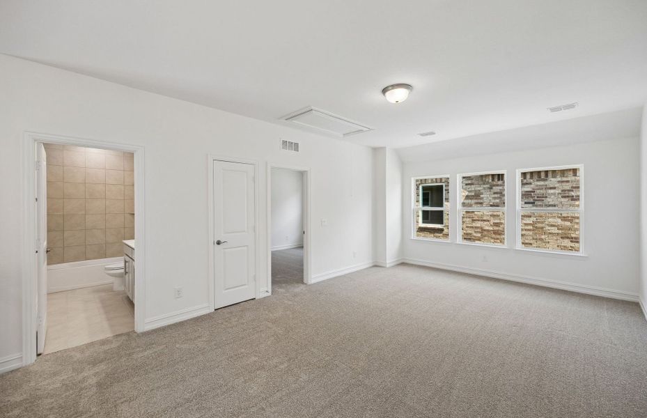 Spacious, unfurnished interior of a new home in Whitewing Trails, Princeton (Image 23). Spacious, unfurnished interior of a new home in Whitewing Trails, Princeton (Image 23).