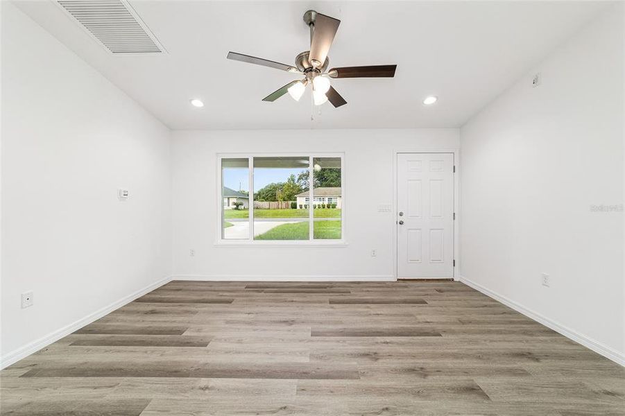 Spacious, unfurnished interior of a new home in , Dunnellon (Image 27). Spacious, unfurnished interior of a new home in , Dunnellon (Image 27).