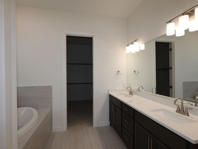 Owner's Bathroom Owner's Bathroom