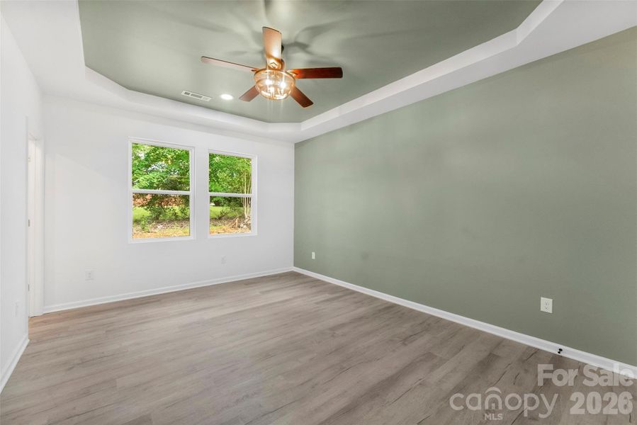 Spacious, unfurnished interior of a new home in , Shelby (Image 28).