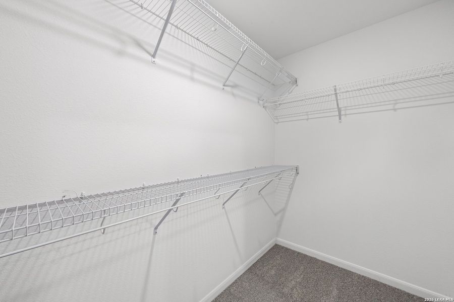 Spacious, unfurnished interior of a new home in , San Antonio (Image 14).