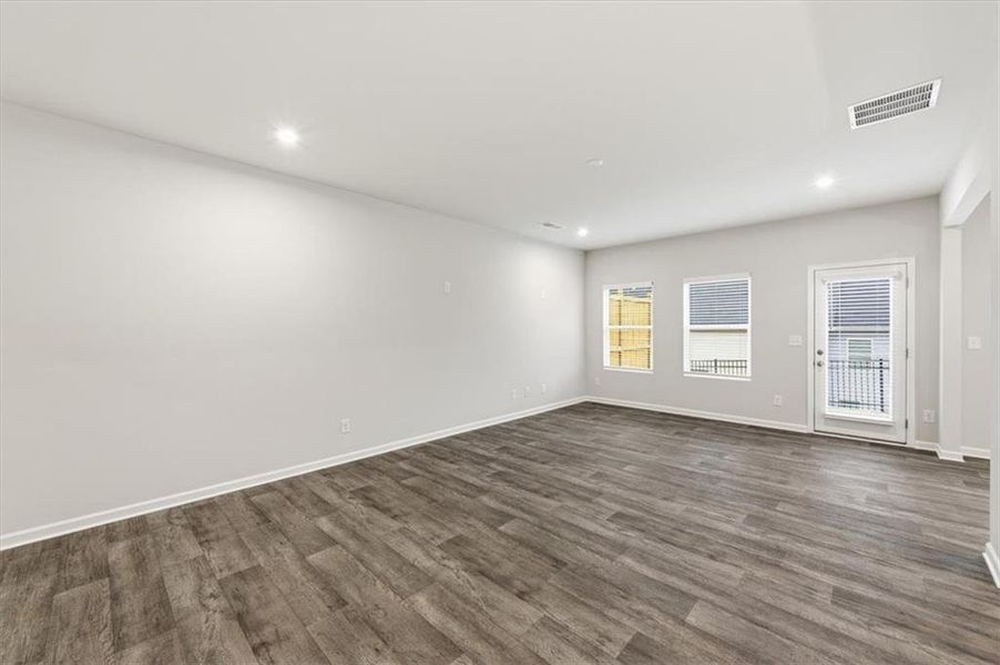 Spacious, unfurnished interior of a new home in Park Center Pointe, Mableton (Image 22).