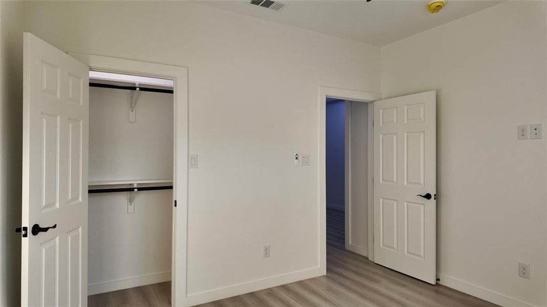 Spacious, unfurnished interior of a new home in , Red Oak (Image 24).
