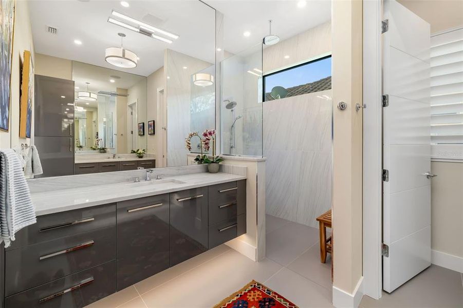 Furnished interior view inside a new home in , Sarasota (Image 50).