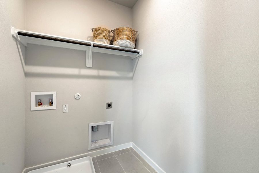 Representative unfurnished interior of a home built from the Tribeca by Tri Pointe Homes in Park Central, Georgetown (Image 28).