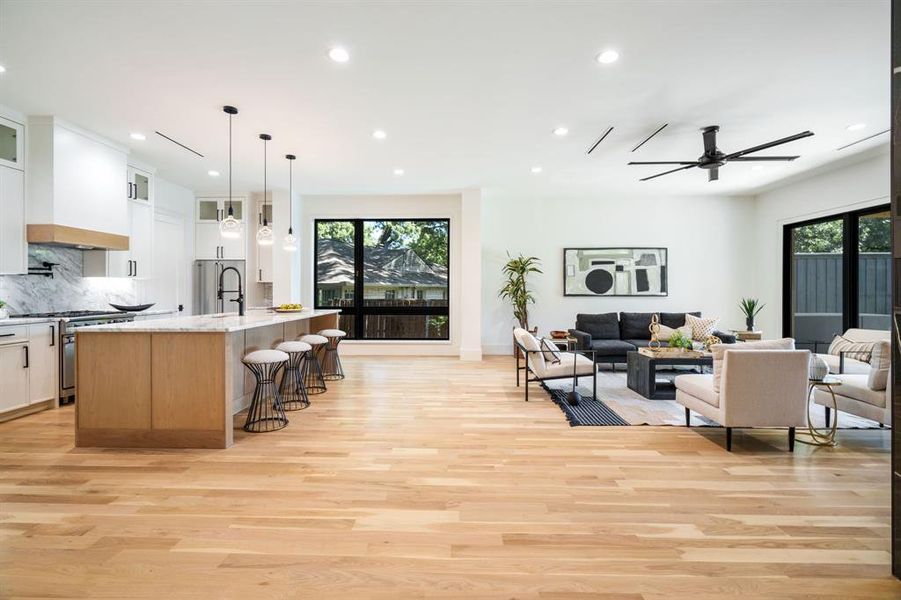 Furnished interior view inside a new home in , Dallas (Image 28). Furnished interior view inside a new home in , Dallas (Image 28).