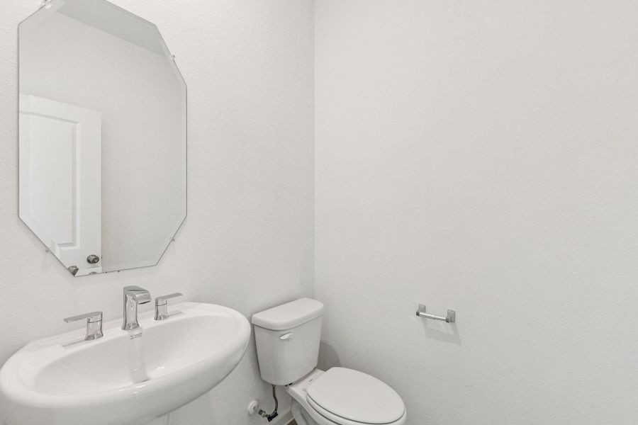 Furnished interior view inside a new home in River Ranch, Dayton (Image 13).