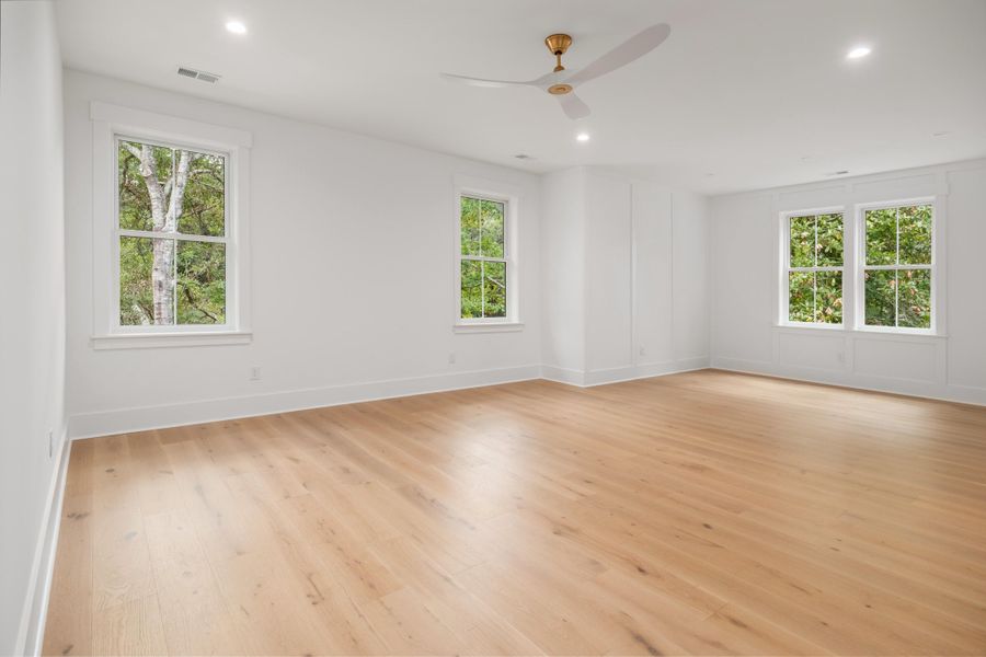 Spacious, unfurnished interior of a new home in , Mount Pleasant (Image 79).
