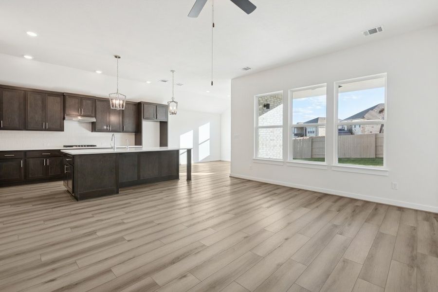 Spacious, unfurnished interior of a new home in The Colony, Bastrop (Image 17).