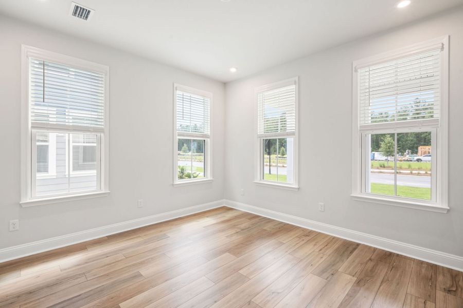 Spacious, unfurnished interior of a new home in Heartwood, Richmond Hill (Image 22).