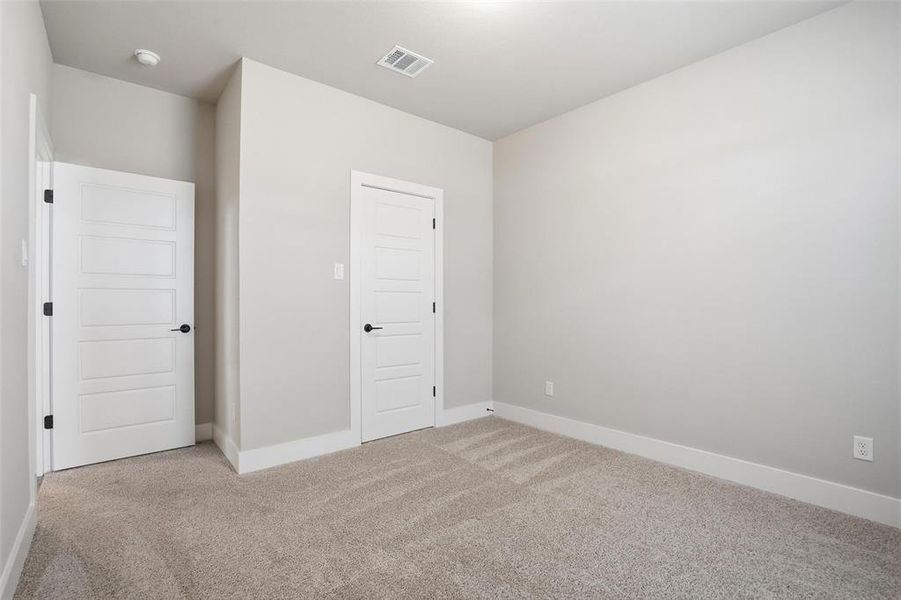 Spacious, unfurnished interior of a new home in Whispering Winds, Springtown (Image 16).