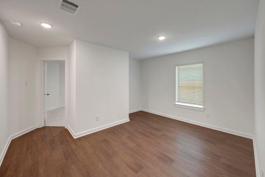 Spacious, unfurnished interior of a new home in Summerview, Fulshear (Image 20). Spacious, unfurnished interior of a new home in Summerview, Fulshear (Image 20).