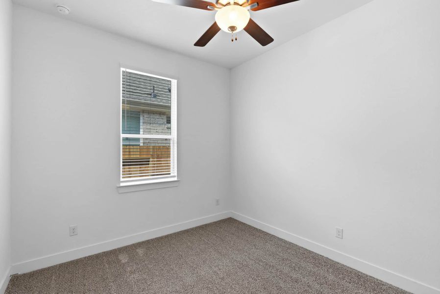 Spacious, unfurnished interior of a new home in Wood Leaf Reserve, Tomball (Image 16).