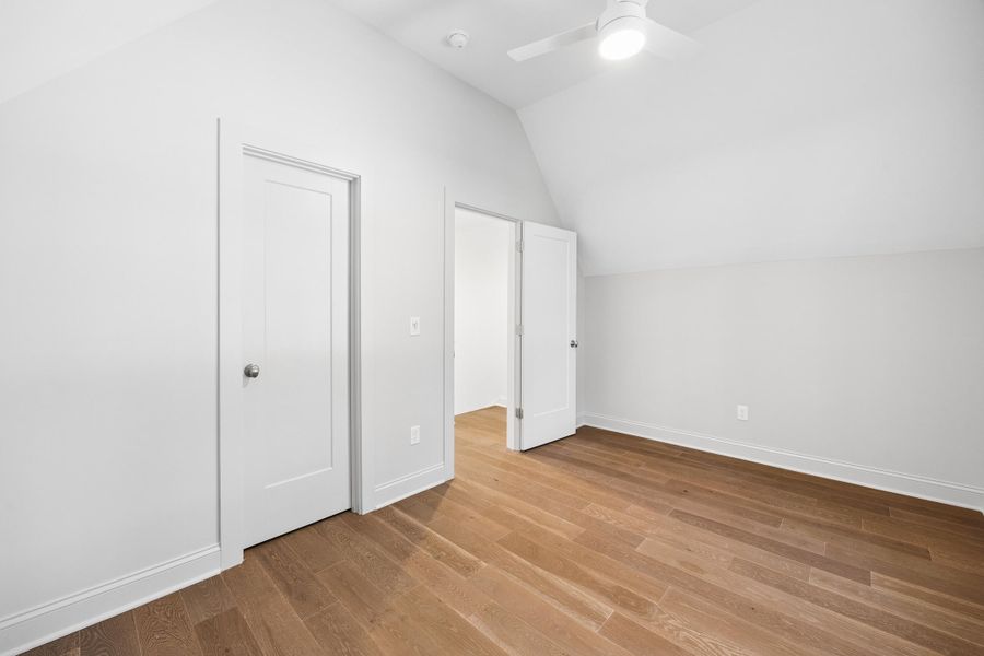 Spacious, unfurnished interior of a new home in , Beaufort (Image 22).
