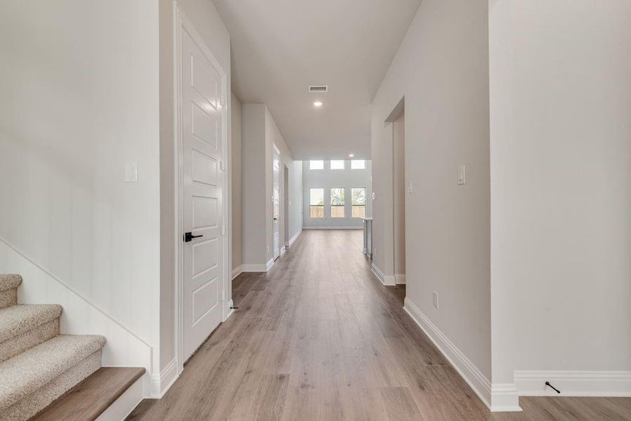 Spacious, unfurnished interior of a new home in Villages of Creekwood, Frisco (Image 25). Spacious, unfurnished interior of a new home in Villages of Creekwood, Frisco (Image 25).