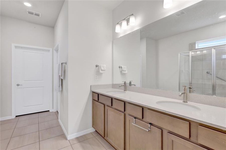 Furnished interior view inside a new home in , Winter Garden (Image 15).