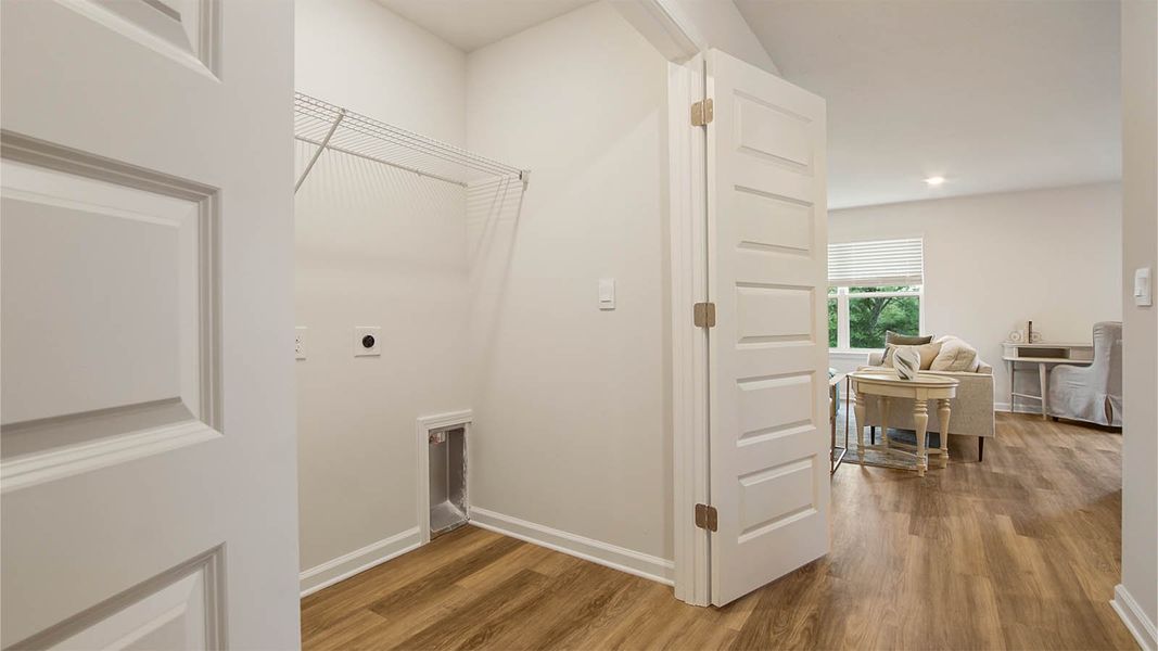 Representative unfurnished interior of a home built from the Aldridge by D.R. Horton in Sunny Hills, Chipley (Image 34).