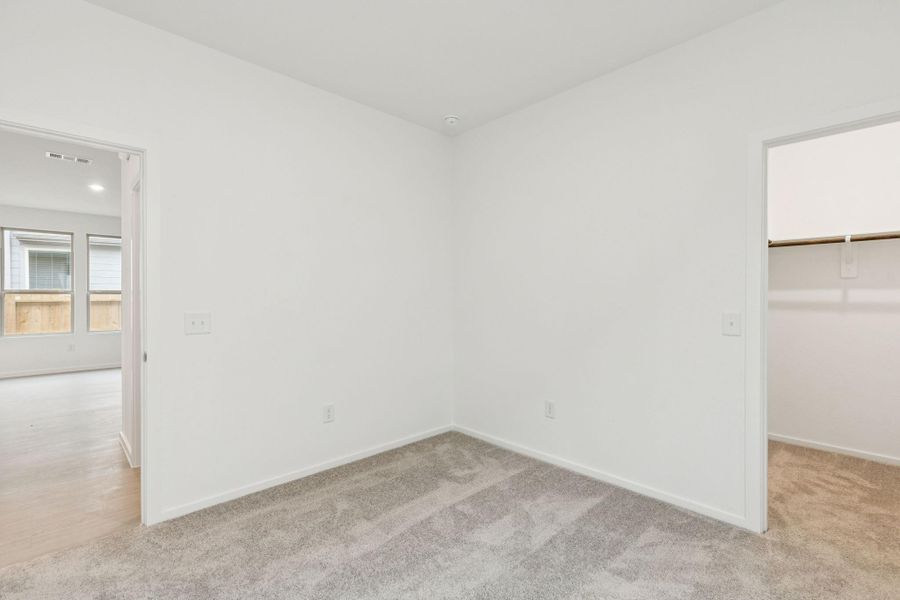 Spacious, unfurnished interior of a new home in Mavera, Conroe (Image 17).