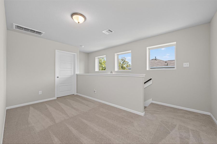 Spacious, unfurnished interior of a new home in Woodland Lakes, Huffman (Image 11).