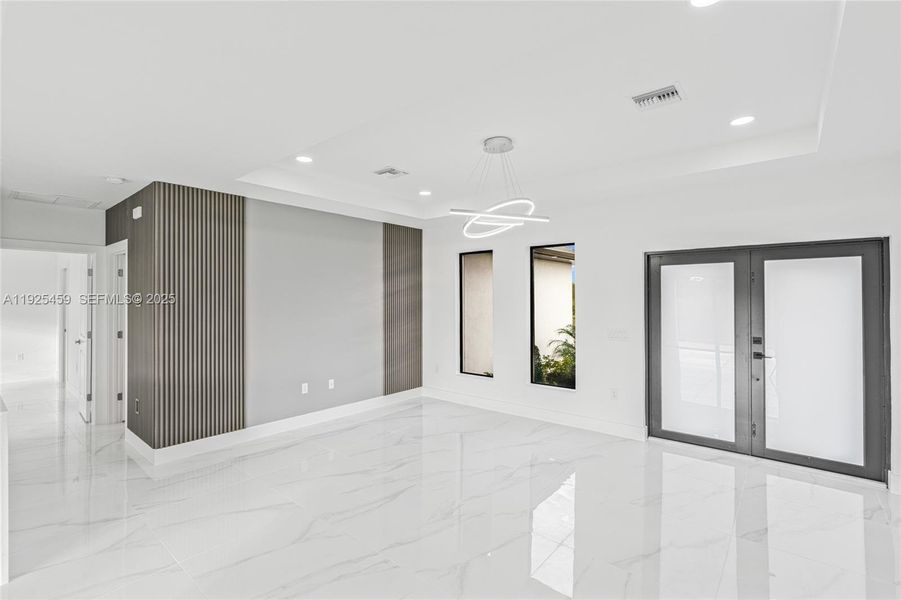 Spacious, unfurnished interior of a new home in , Lehigh Acres (Image 11).