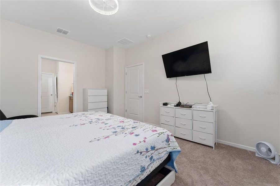 Furnished interior view inside a new home in , Kissimmee (Image 8).