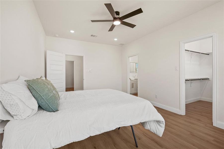 Furnished interior view inside a new home in , Fort Worth (Image 7).