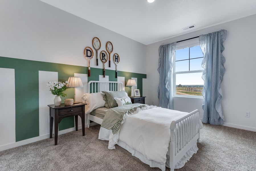 Representative furnished interior of a home built from the MURIFIELD by D.R. Horton in Vista Meadows, Fort Lupton (Image 16).