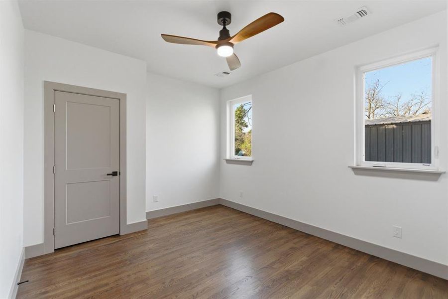 Spacious, unfurnished interior of a new home in , Denison (Image 20).